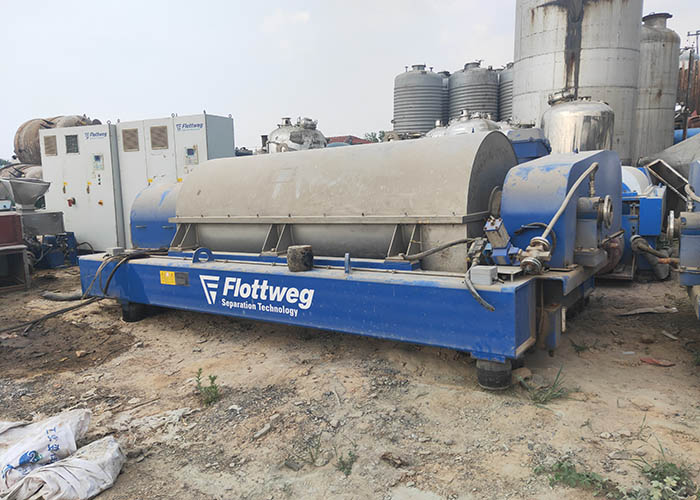 二手進(jìn)口臥螺離心機(jī)251424593558896822